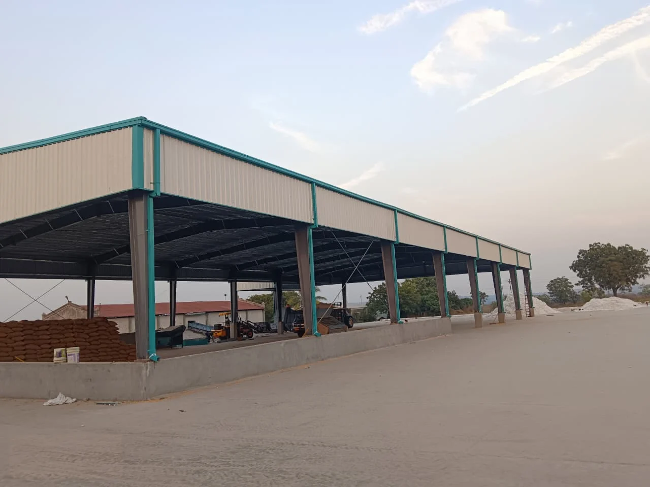 Vijay Laxmi Cotex, Jamner: Sheeting · side elevation